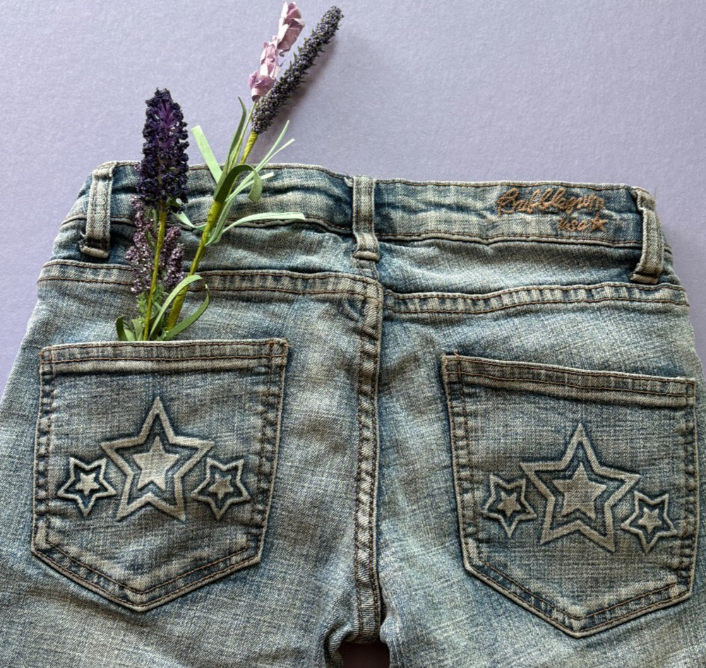 Bubblegum 1/2 Capris light/grunge wash Star Detail Y2K